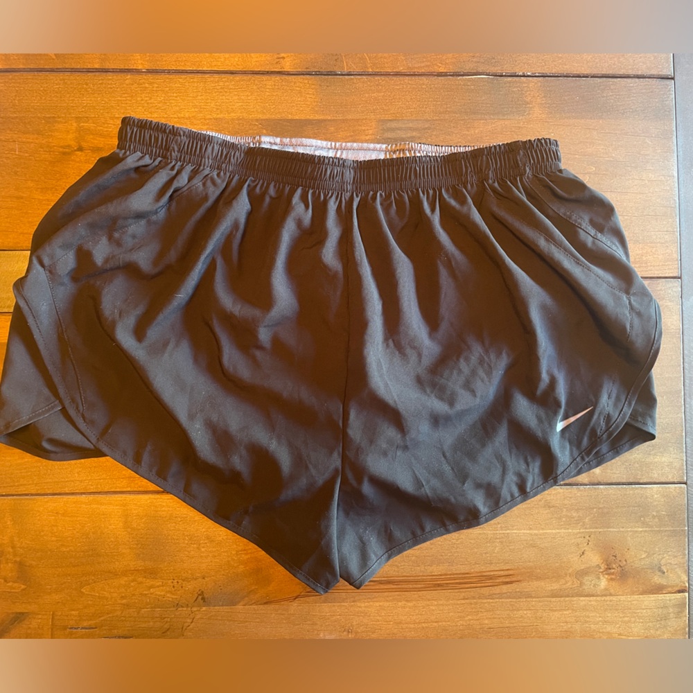 Men’s Nike Fit Dry race day split shorts